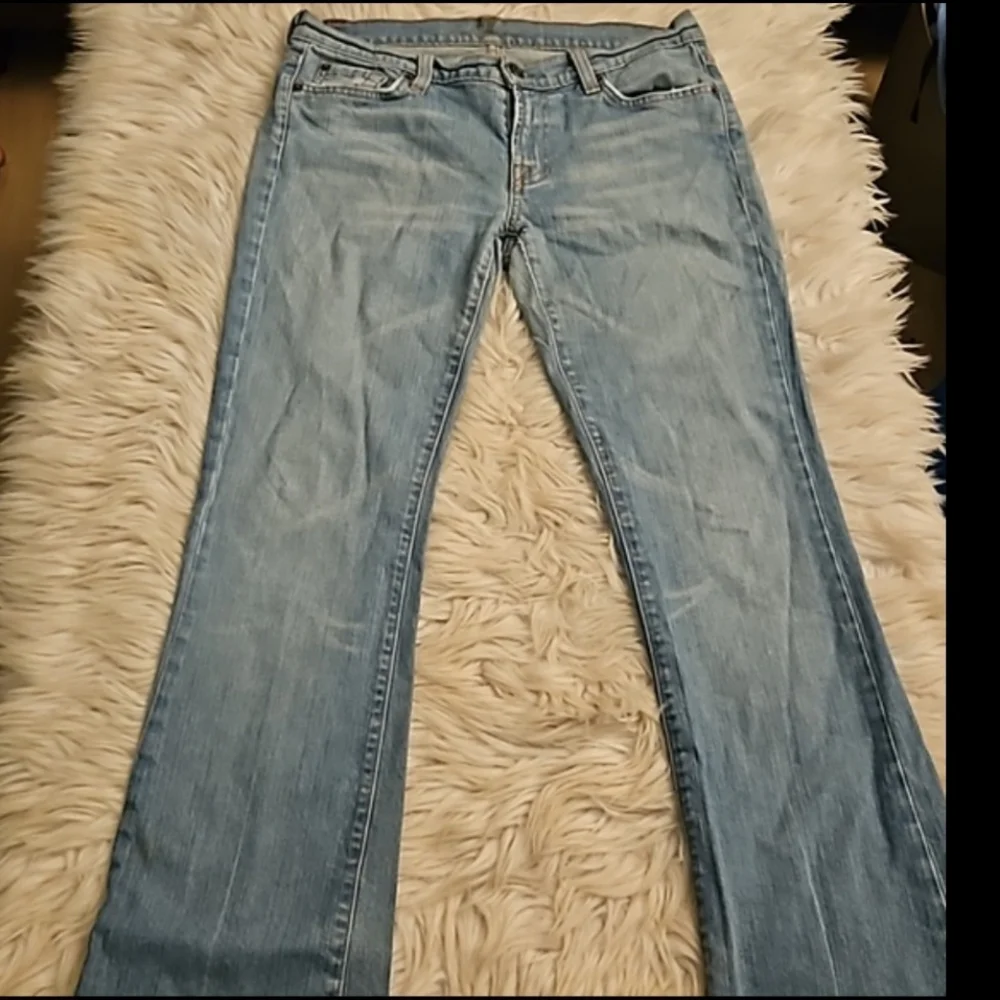7 For All Mankind Light Wash Bootcut Jeans Size 29